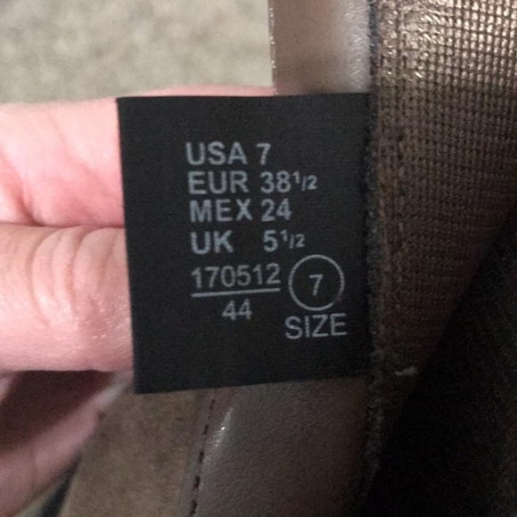 American Eagle Ankle Boots - Picture 9 of 11